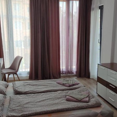 7Nla Apartment Varna Bagian luar foto