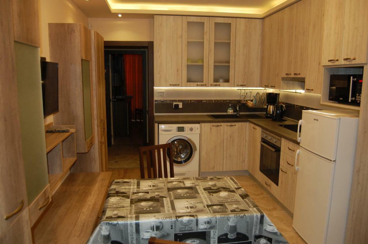 7Nla Apartment Varna Bagian luar foto