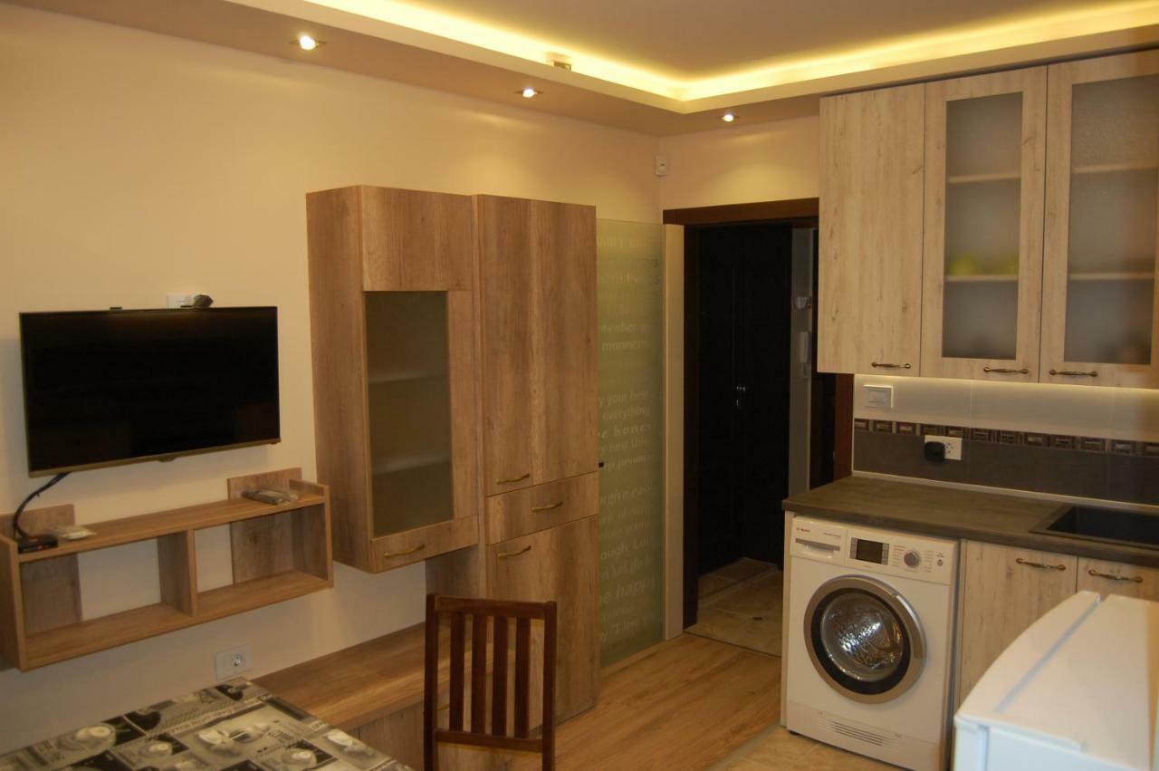 7Nla Apartment Varna Bagian luar foto